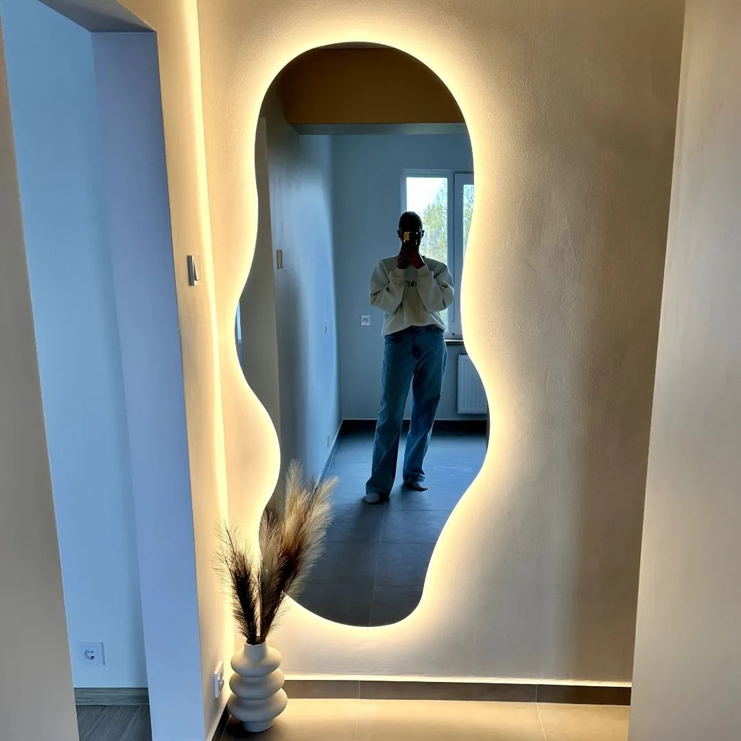 Mākoņa formas_LED_spoguļa_aizmugurējais_apgaismojums