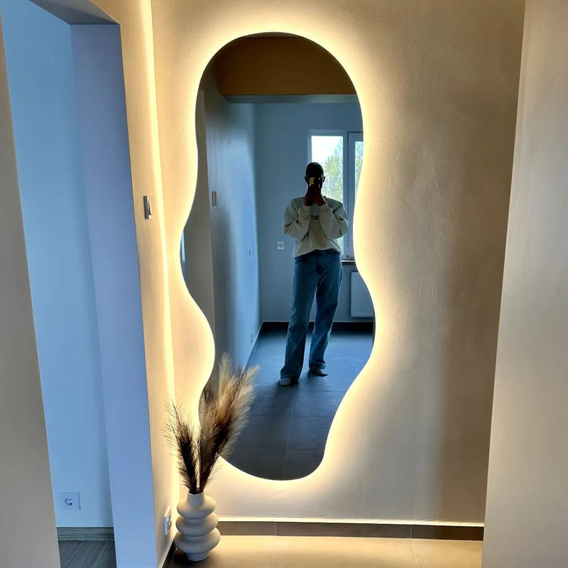 Mākoņa formas_LED_spoguļa_aizmugurējais_apgaismojums